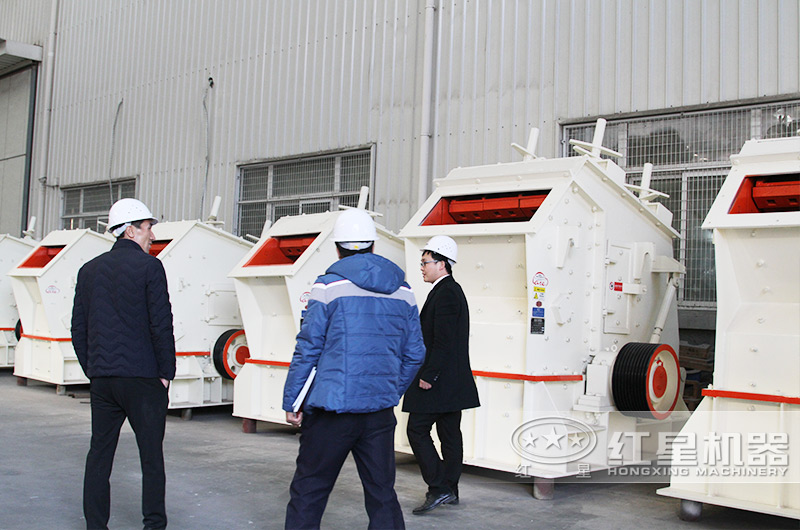 客戶來廠考察設(shè)備影 客戶來廠考察設(shè)備