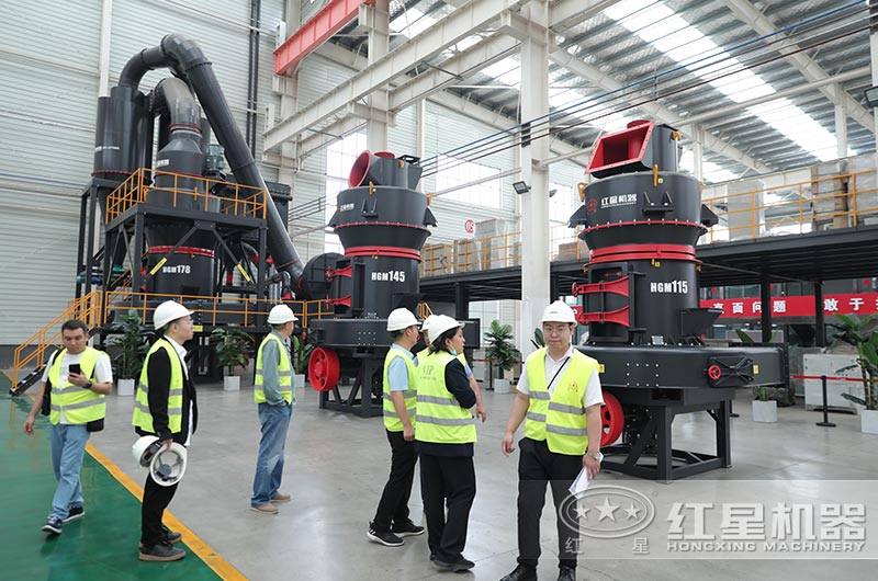 客戶來廠選購磨粉機 客戶來廠選購磨粉機