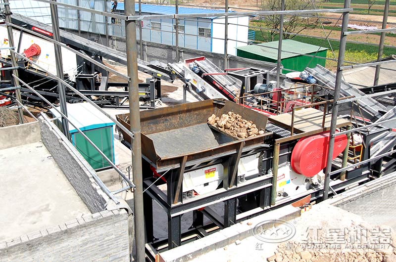 河卵石破碎加工現場 河卵石破碎加工現場